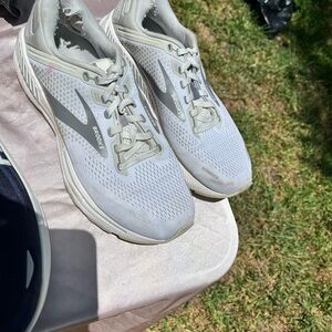 Brooks Light Gray Athletic Shoes